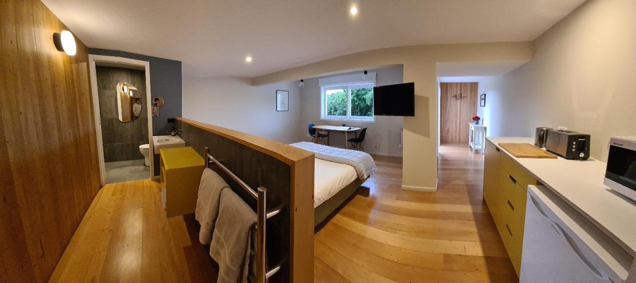 Kowhai Studio -Private Opposite Golf Course In Central Уанака Екстериор снимка