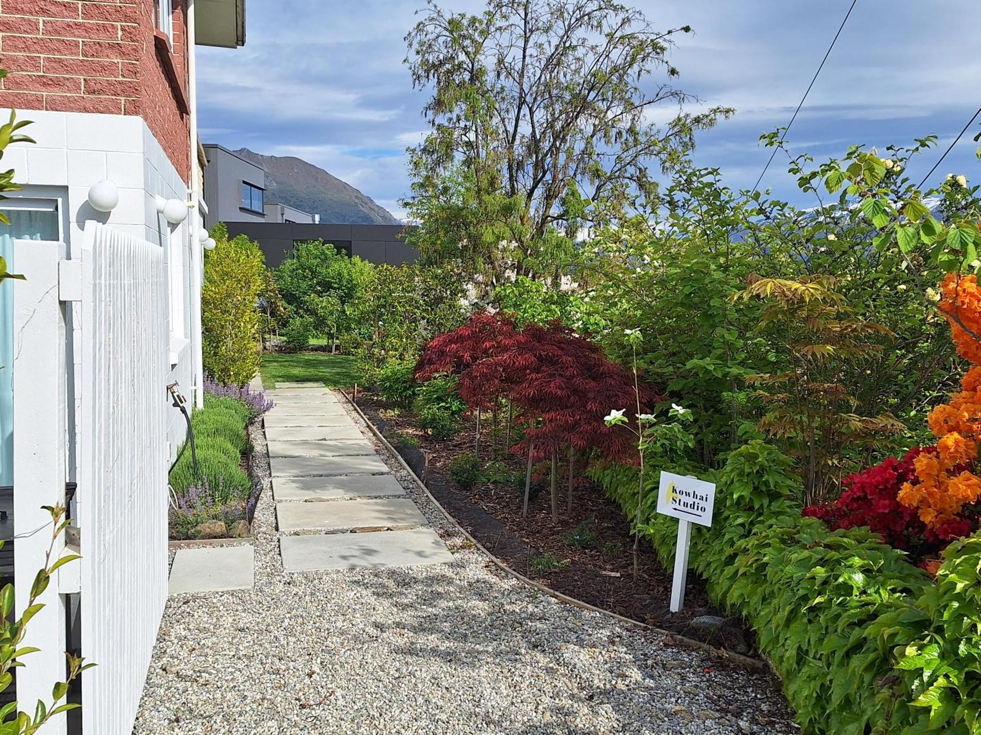 Kowhai Studio -Private Opposite Golf Course In Central Уанака Екстериор снимка