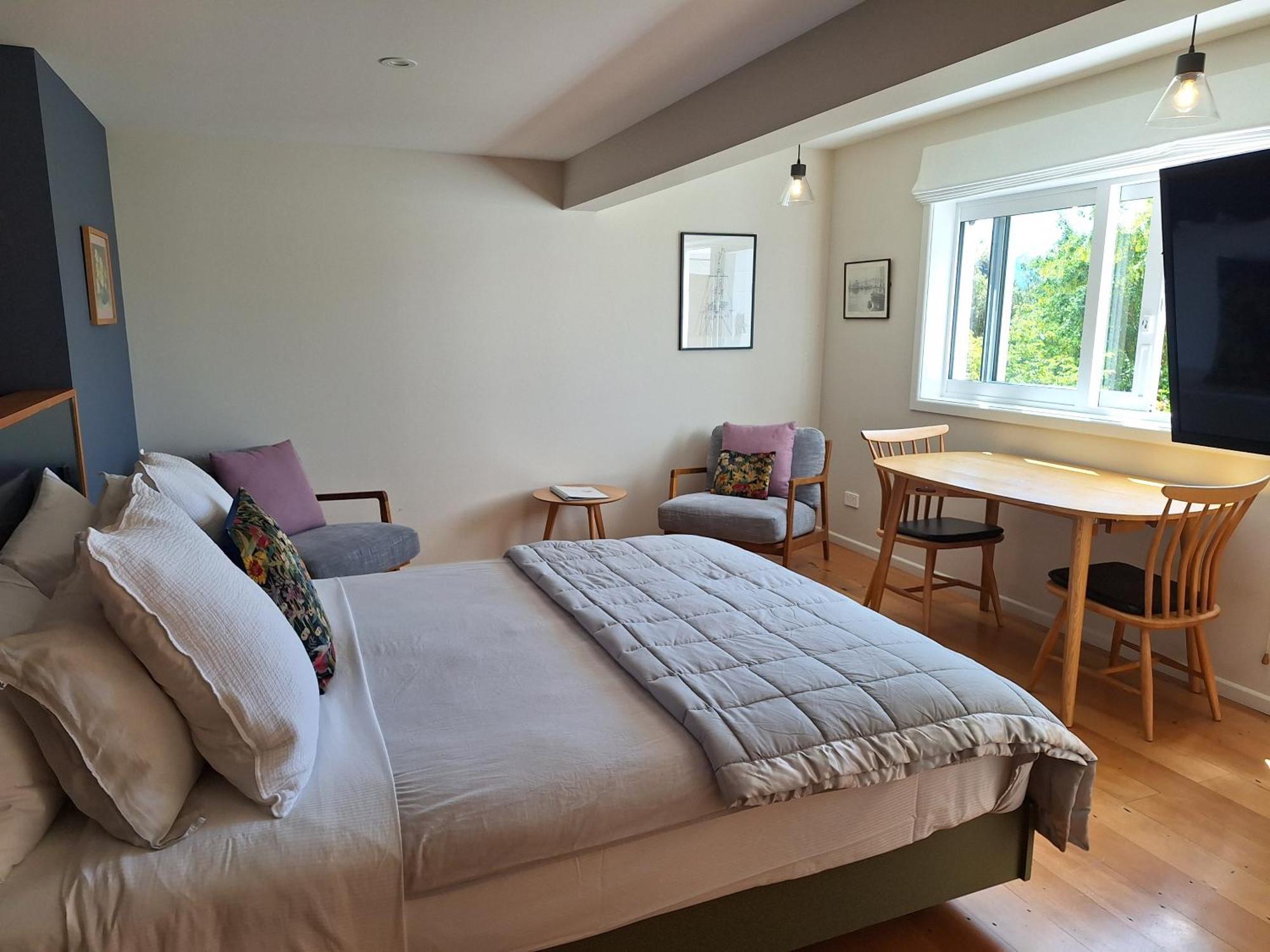 Kowhai Studio -Private Opposite Golf Course In Central Уанака Екстериор снимка