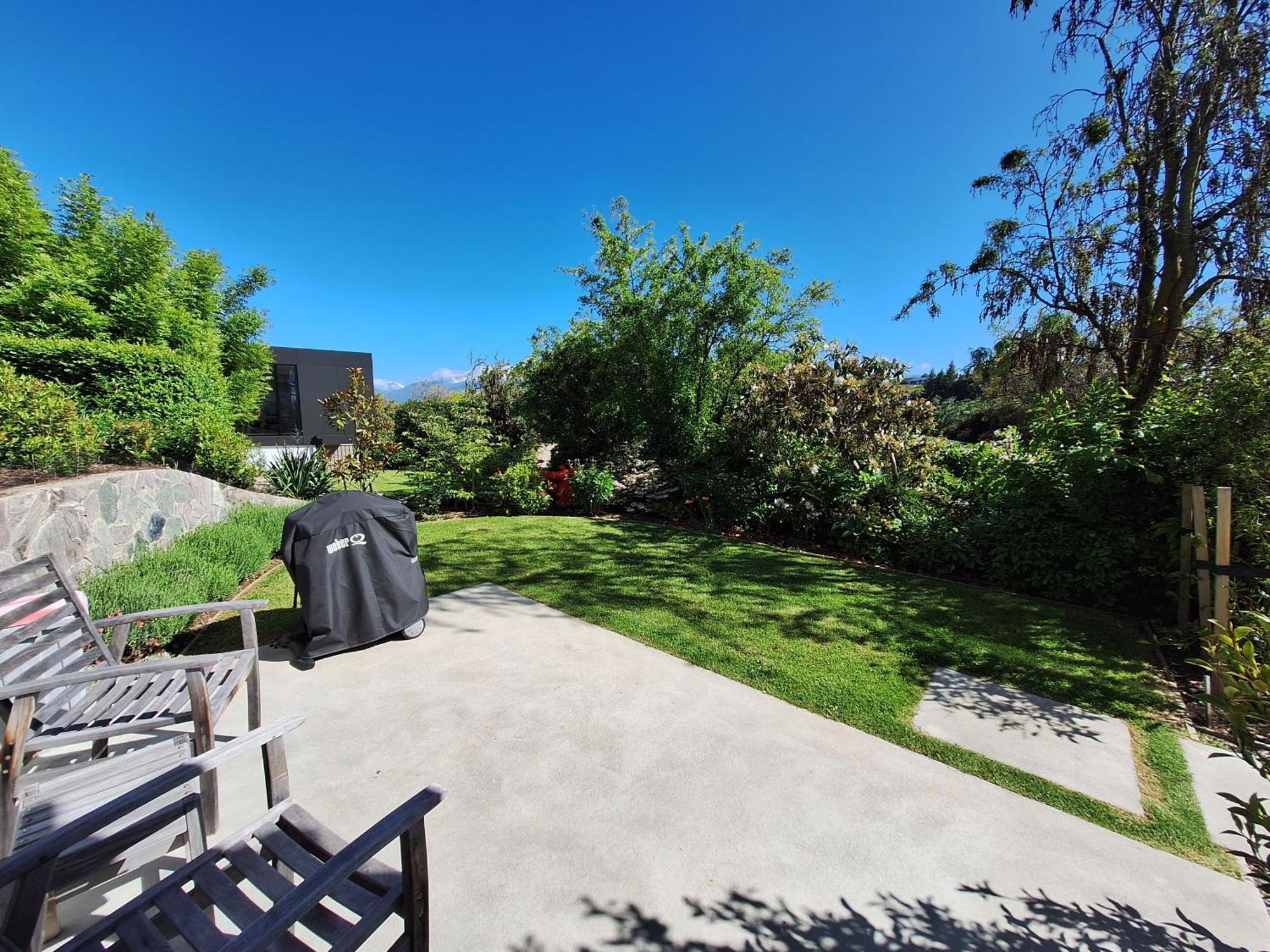 Kowhai Studio -Private Opposite Golf Course In Central Уанака Екстериор снимка